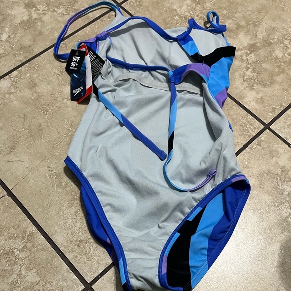 Speedo One Piece Swimsuit - Picture 5 of 5